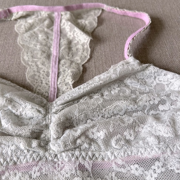 VS Pink - Light Grey stretch lace bralette (T-back) - Picture 3 of 5